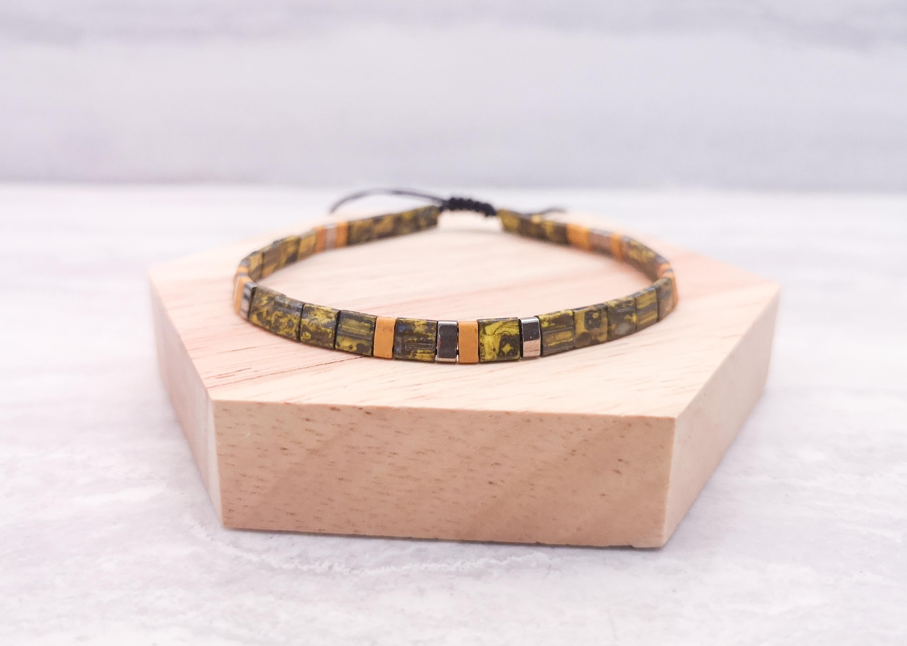 Beaded bracelet, unisex green glass beads bracelet
