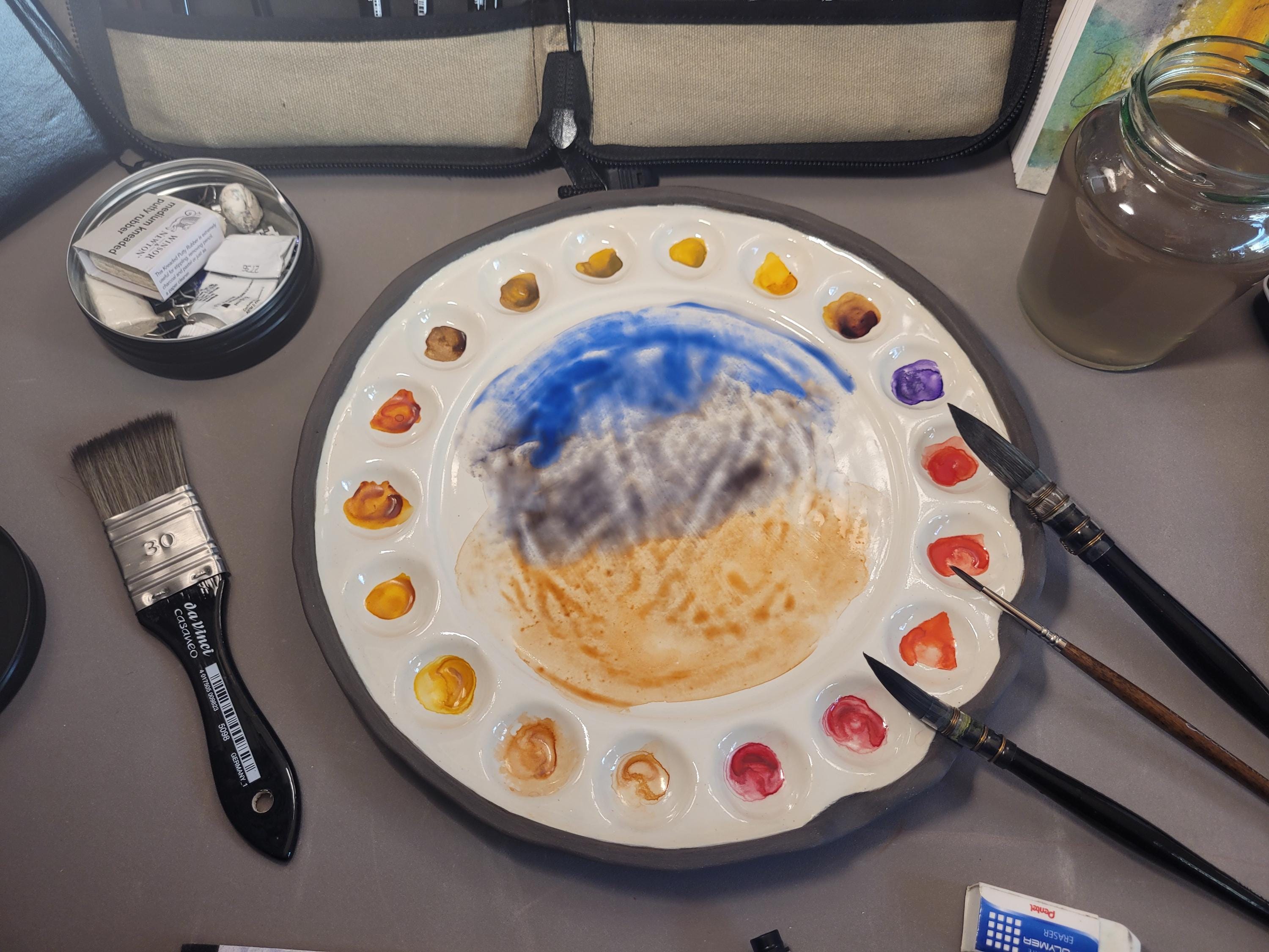 Circular Ceramic Palette – Durable Anthricite Stoneware with 4 Integrated Brush Rests, 18 Paint Wells and A Large Mixing Area, photo 3