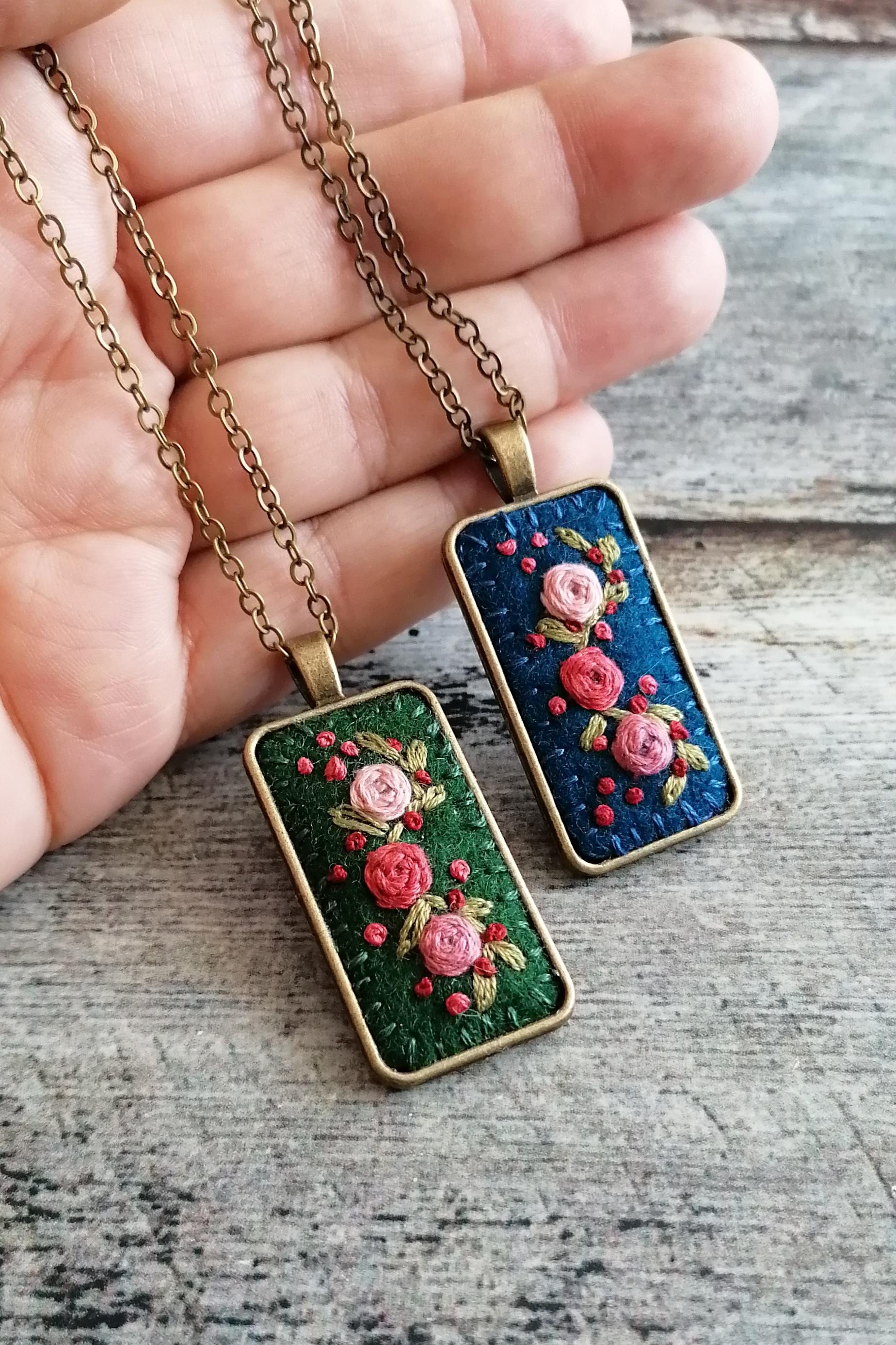 Dark Green Rectangle Embroidery Necklace, Hand Embroidered Pink Floral Rose Pendant, photo 3
