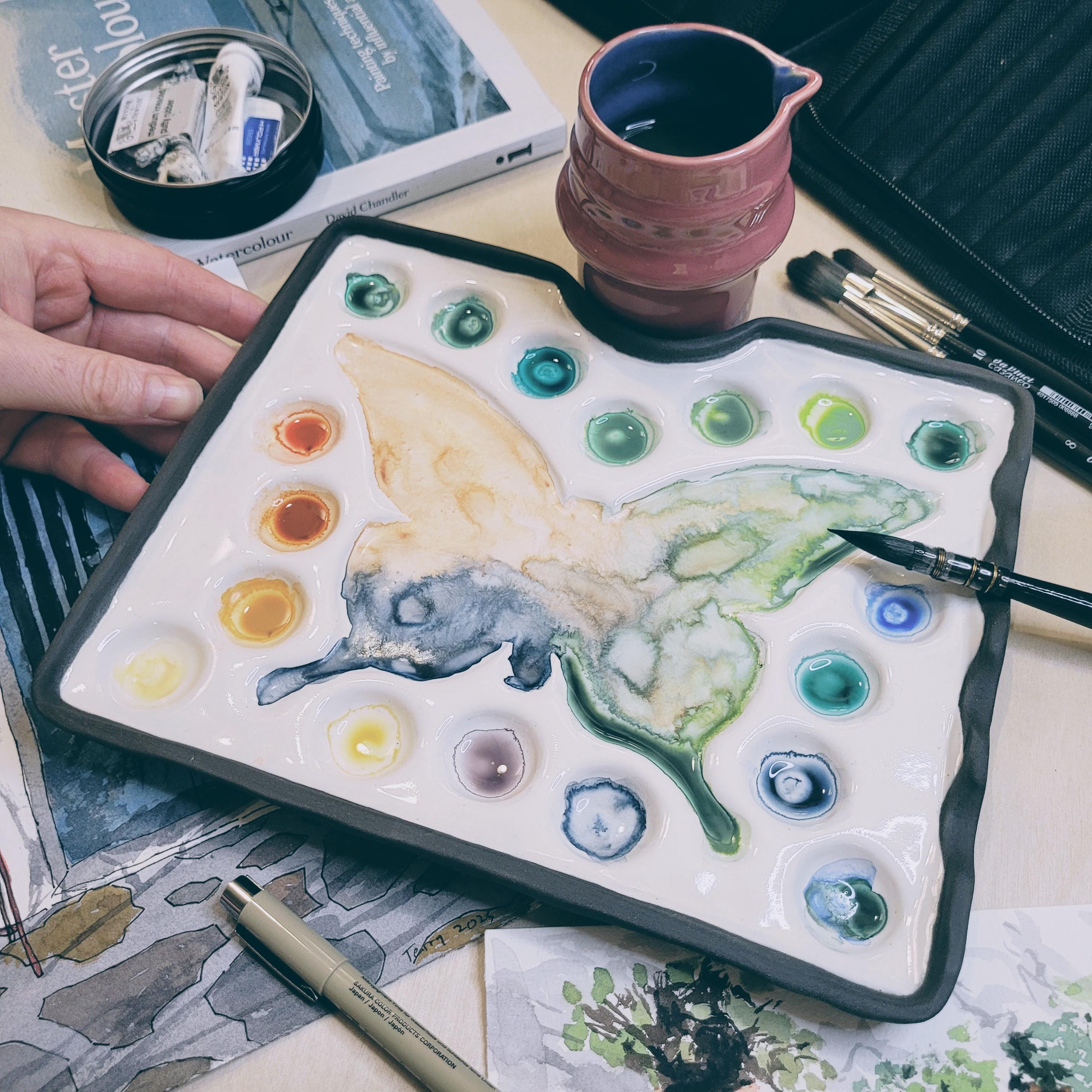 Handmade Butterfly Ceramic Palette – Durable Stoneware with 4 Integrated Brush Rests, 18 Paint Wells and A Large Mixing Area