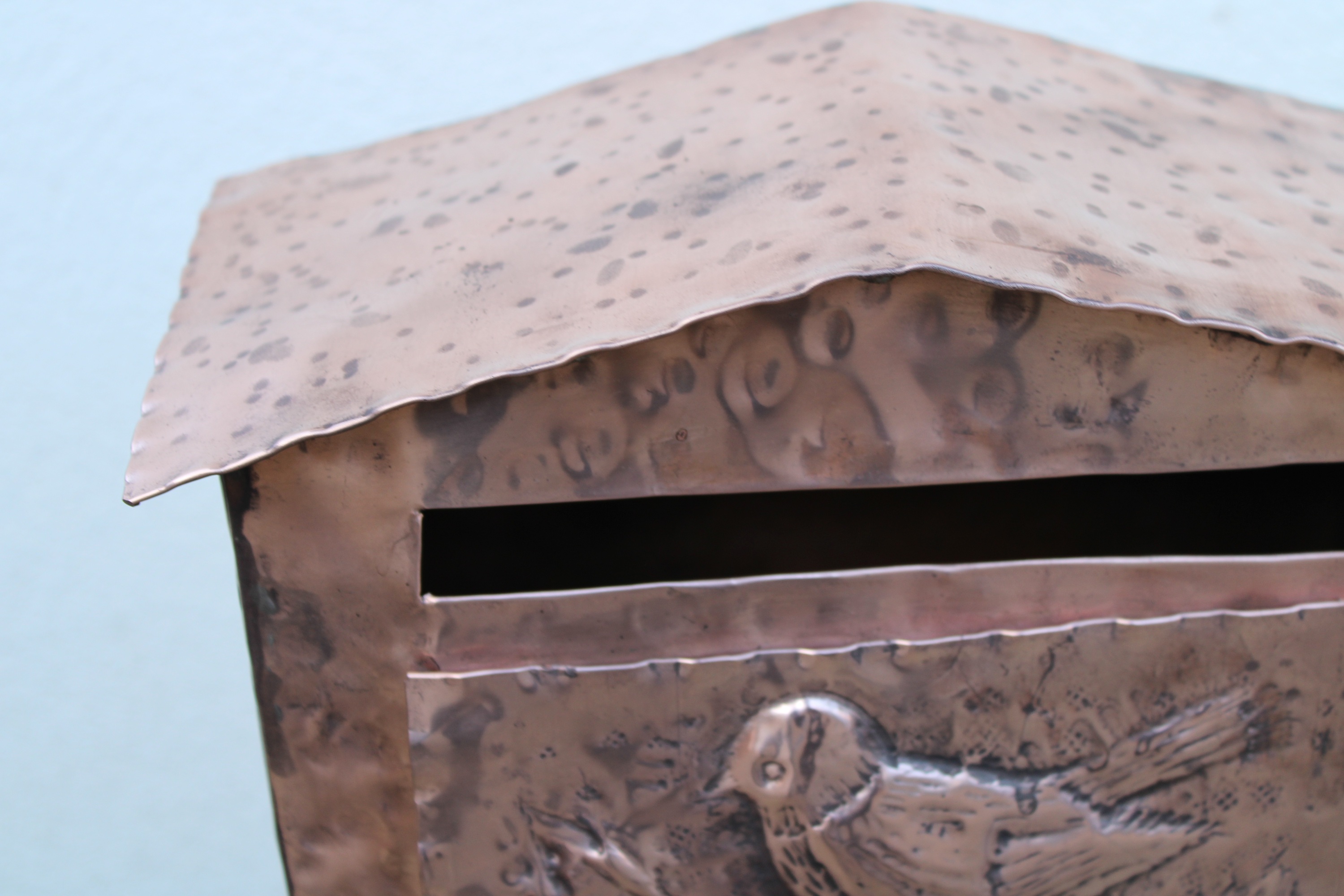 Handmade Copper Mailbox with Hand‑Chiseled Sparrows – Italian Artisan Craft, photo 3