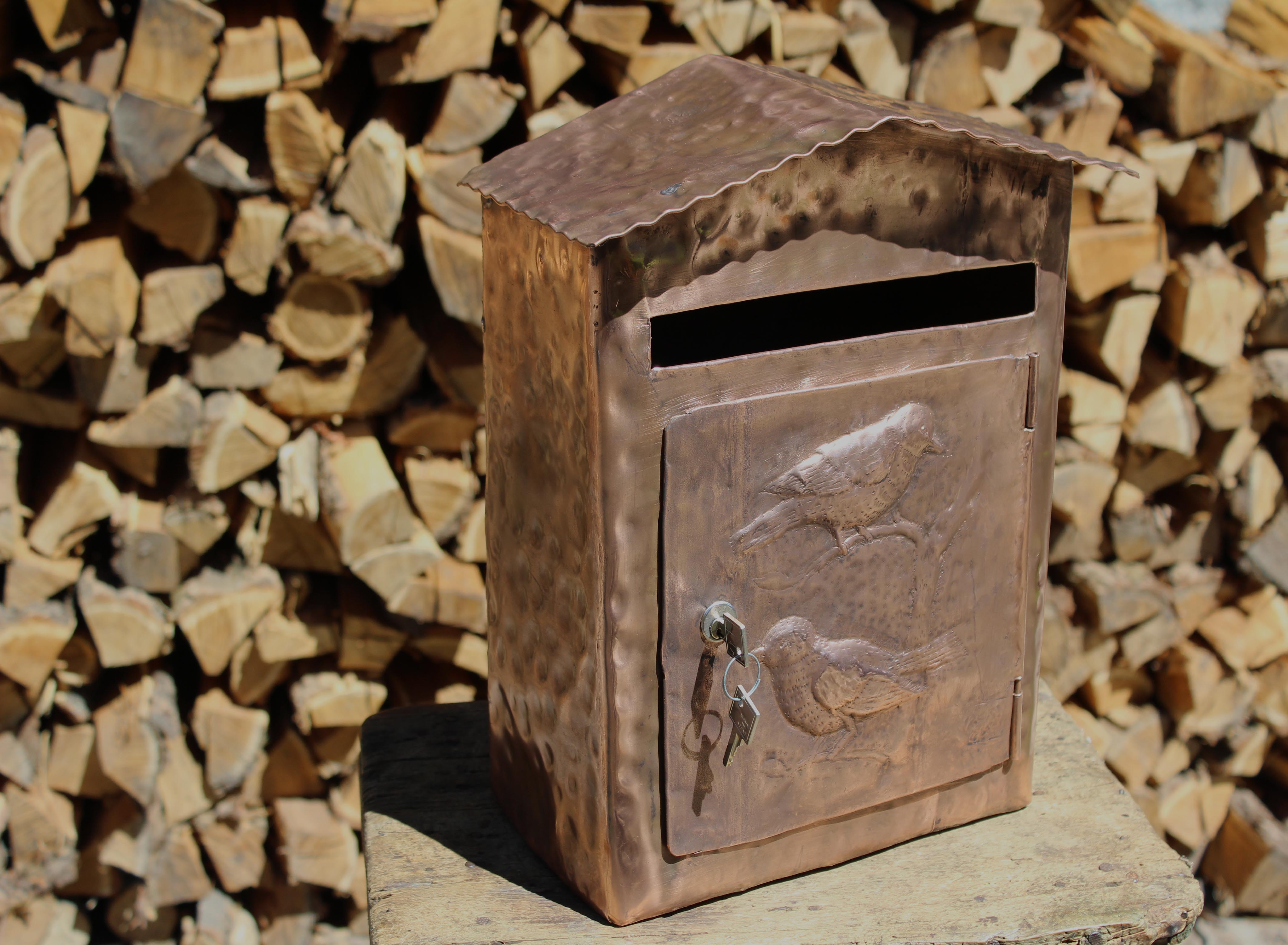 Handmade Copper Mailbox with Hand‑Chiseled Sparrows – Italian Artisan Craft, photo 2