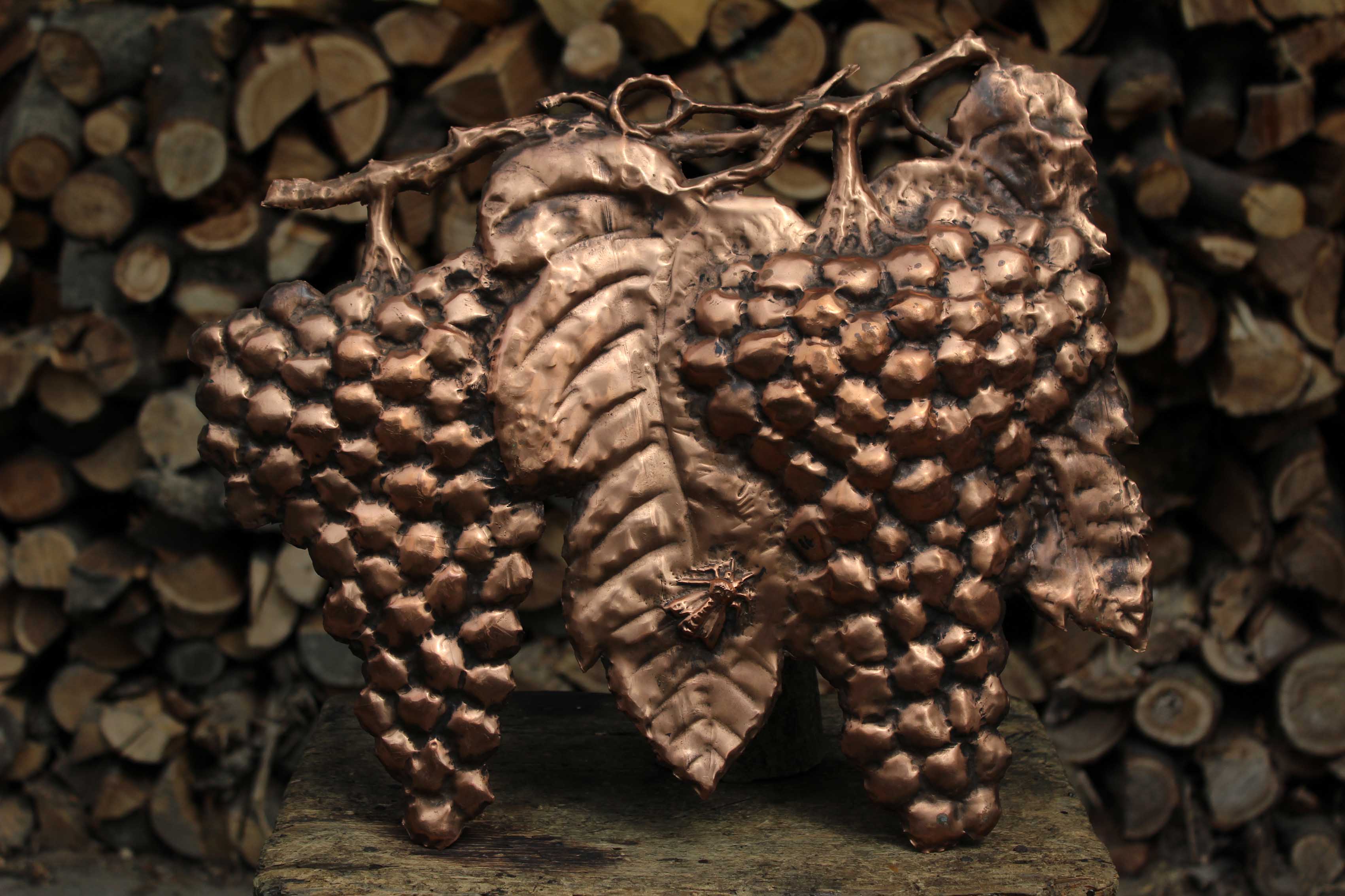 Copper Wall Art for Kitchen or Tavern - Unique Grape with Bumblebee, photo 2
