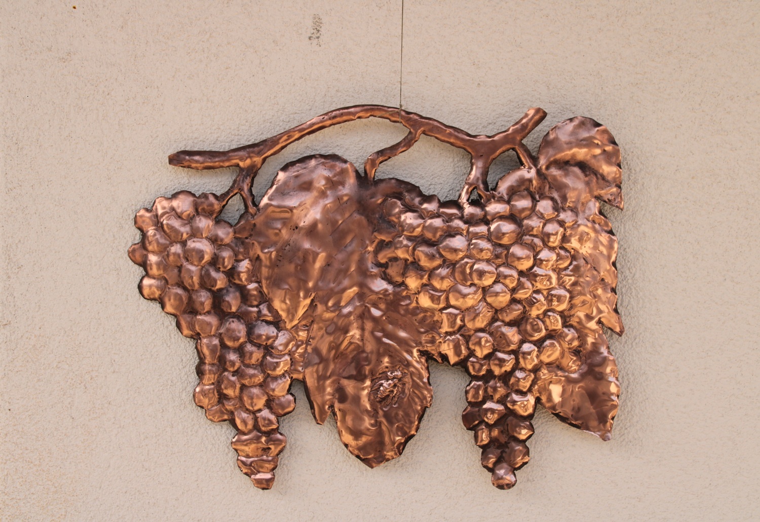 Copper Wall Art for Kitchen or Tavern - Unique Grape with Bumblebee, photo 5