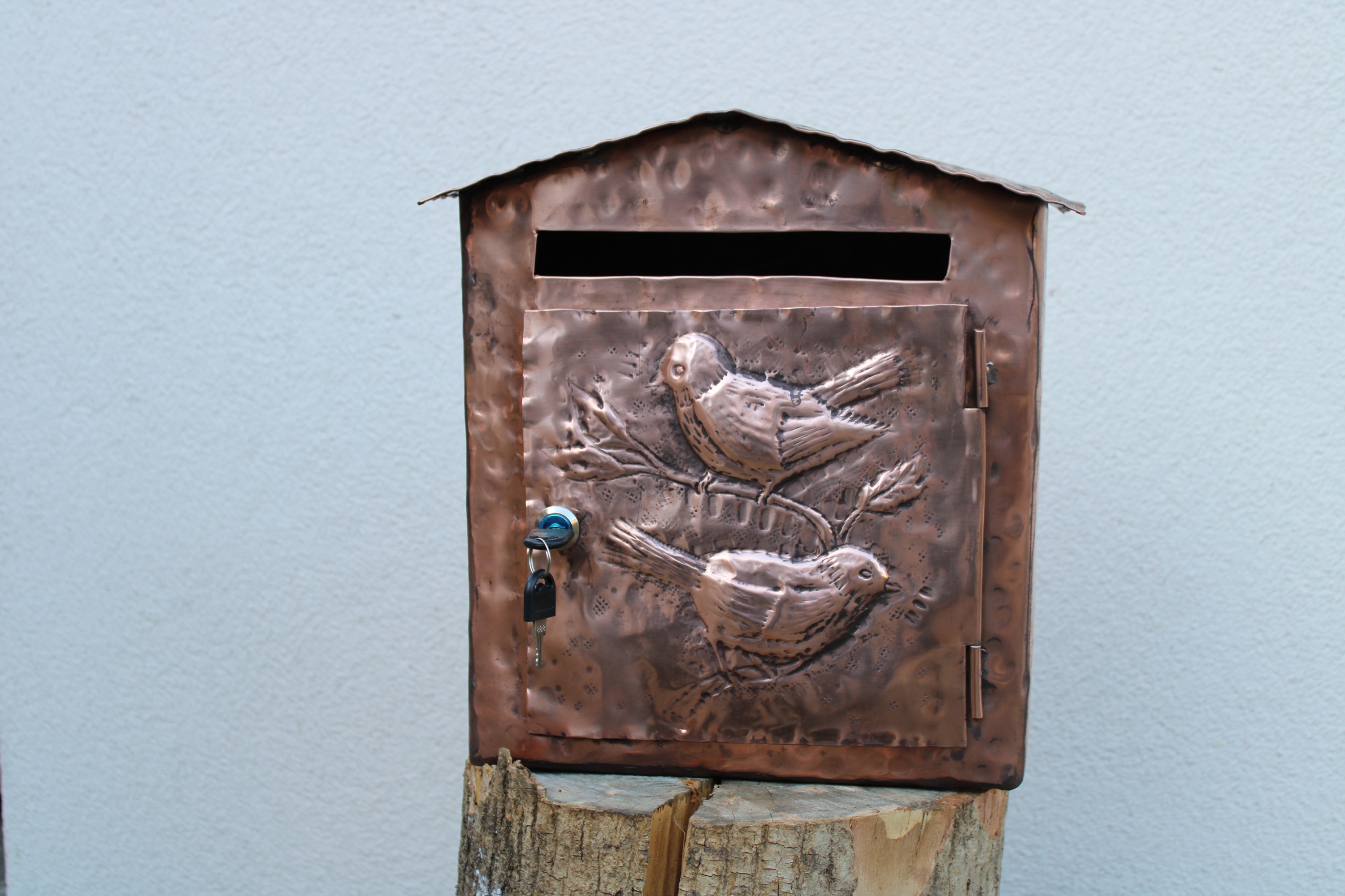 Handmade Copper Mailbox with Hand‑Chiseled Sparrows – Italian Artisan Craft