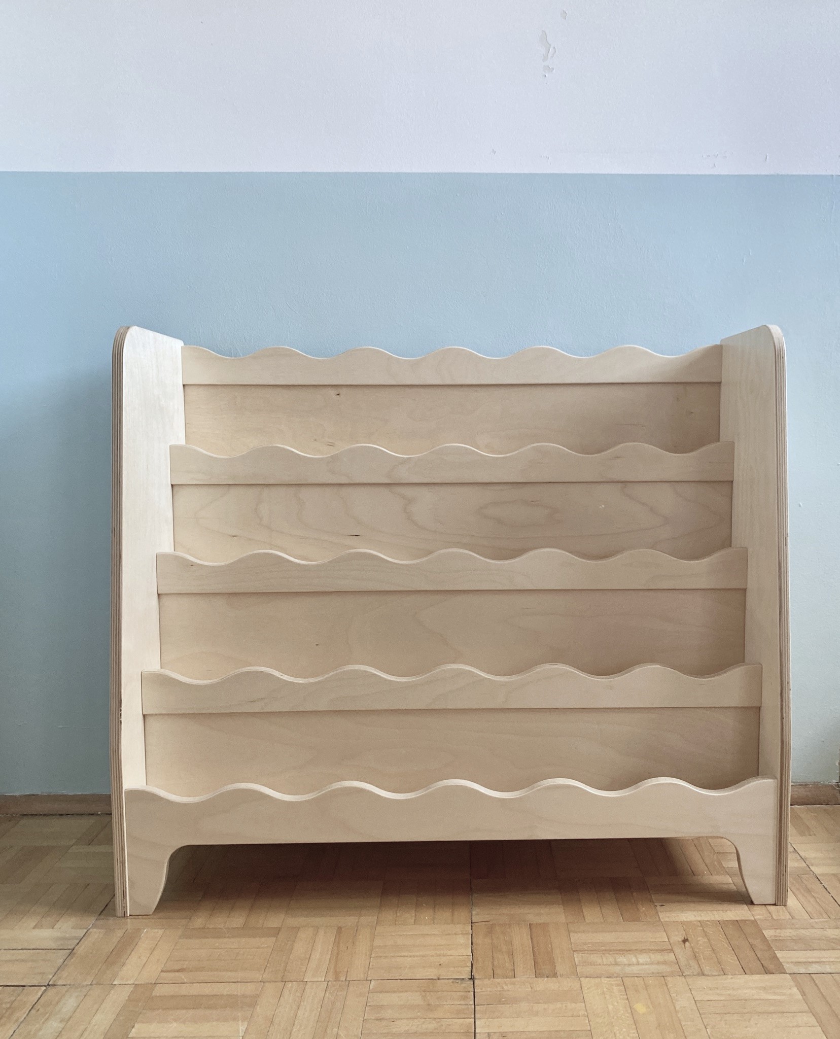 a Montessori front facing bookcase , Montessori furniture, a Bookshelf for Toddlers, photo 2