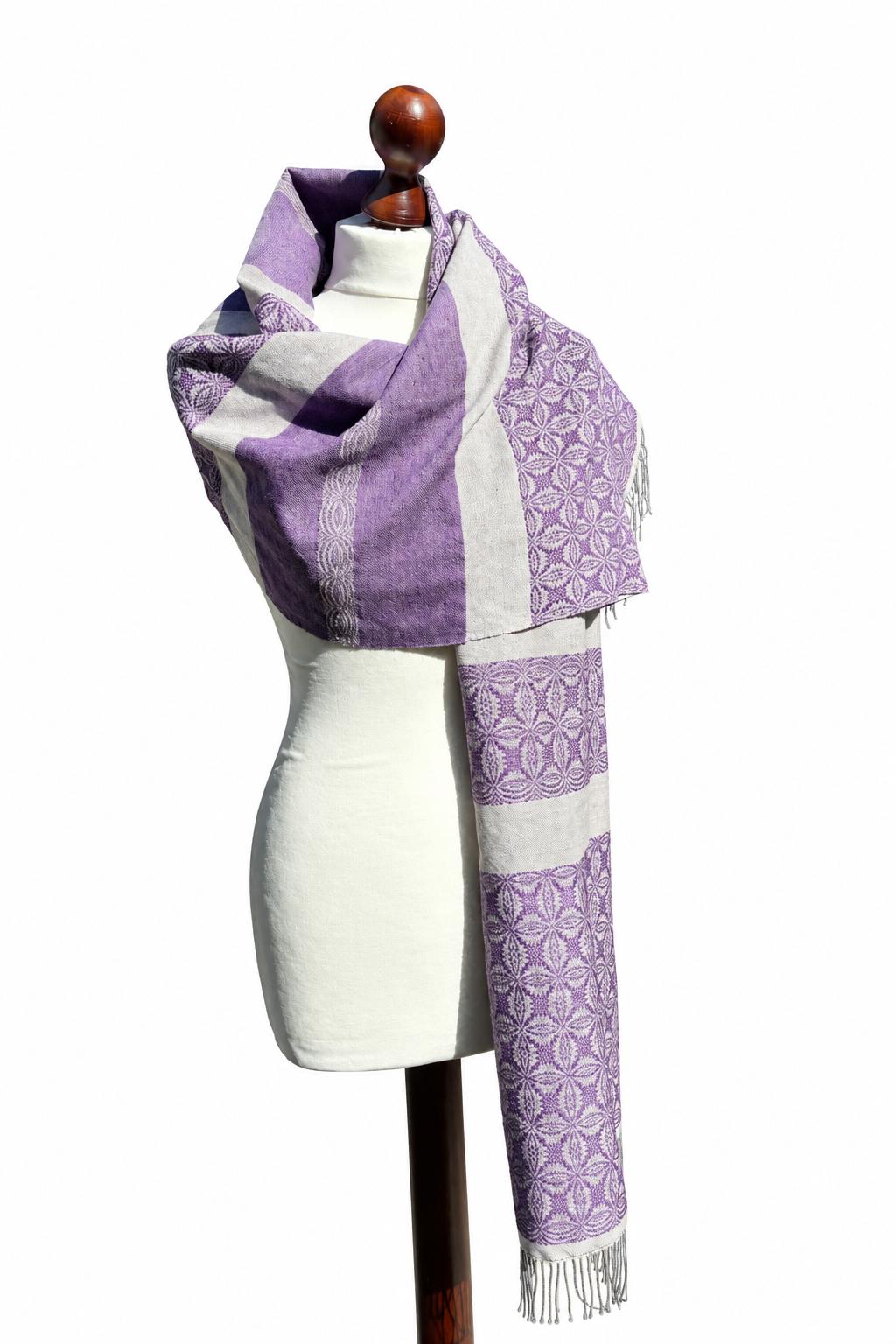 Hand-woven Purple Merino Shawl with Lily Pattern, photo 4